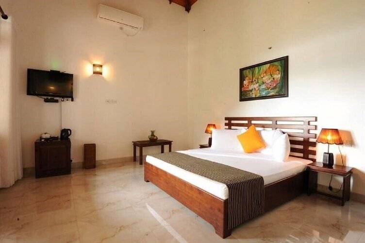 Airport Hotel J P Palace