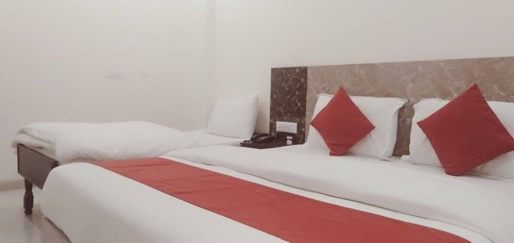 Airport Hotel J P Palace
