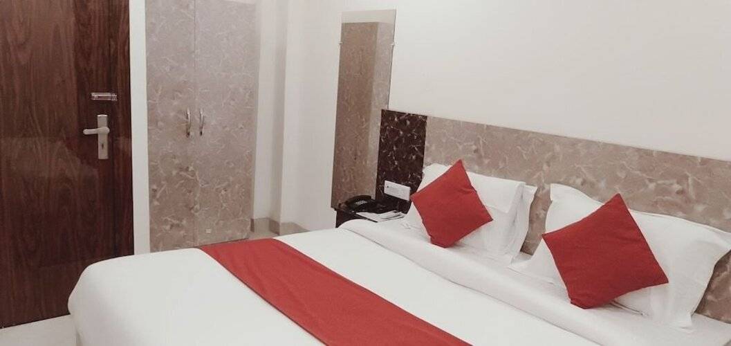Airport Hotel J P Palace
