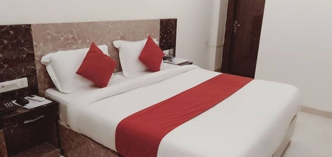Airport Hotel J P Palace