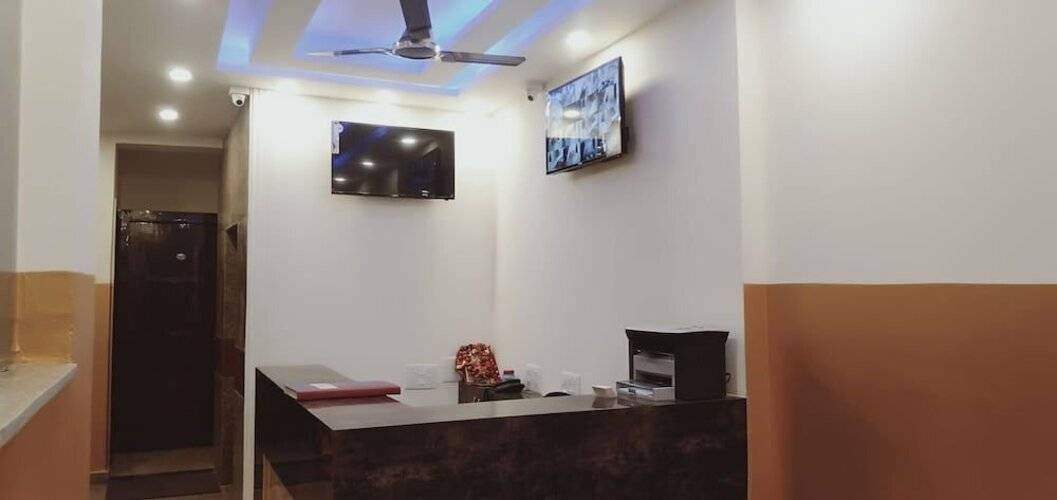 Airport Hotel J P Palace