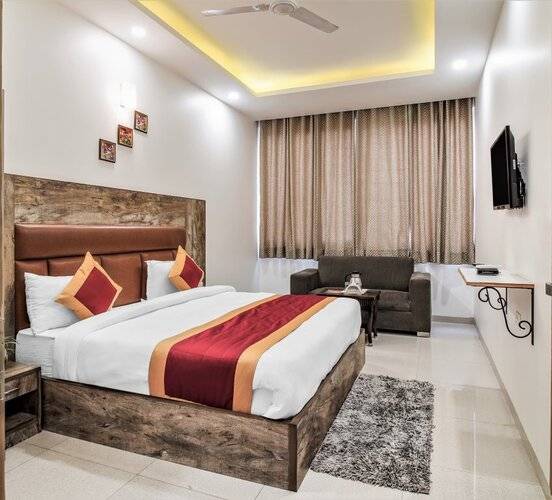 Gracious By Vishesh Hotels & Home Stay