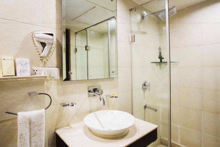 Rockland Hotel - C R Park