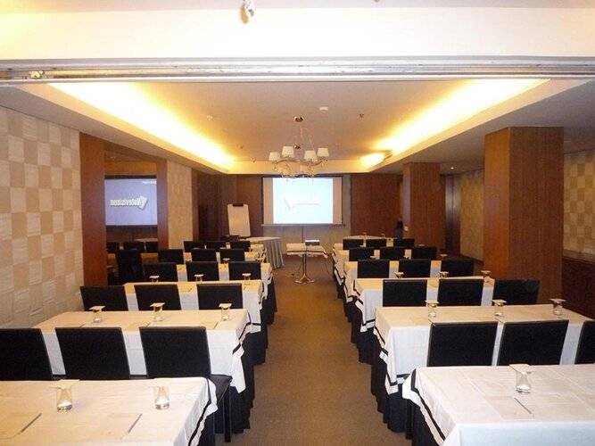 Udman South Delhi By Ferns N Petals