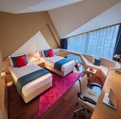 $item['hotel']['name']