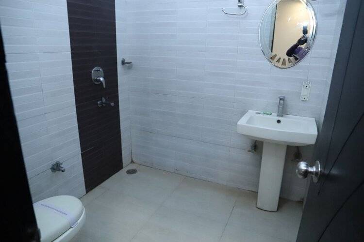 Airport Hotel Golden Jindal