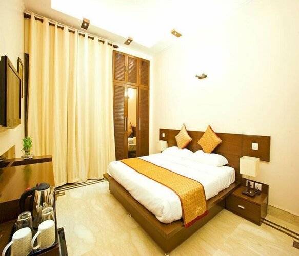 Evergreen Suites Defence Colony