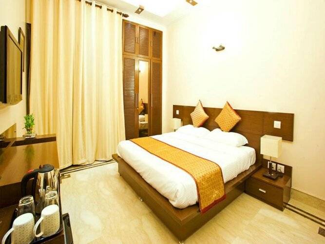 Evergreen Suites Defence Colony
