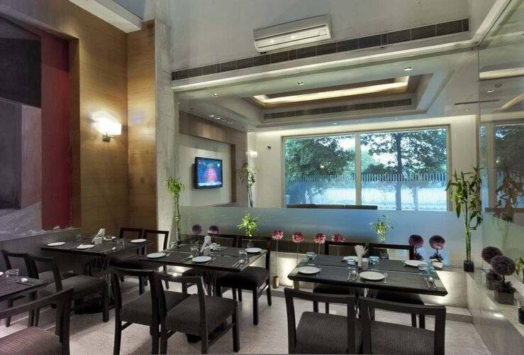 Hotel Saket 27
