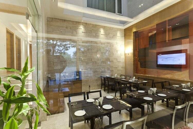 Hotel Saket 27