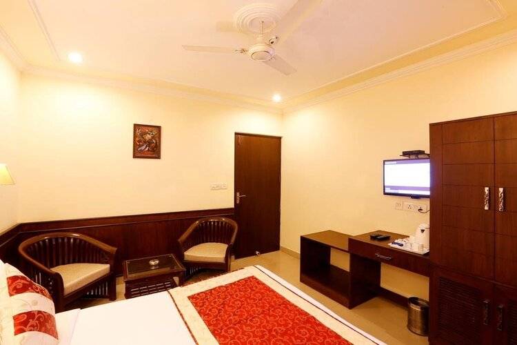 La Sapphire Hotel