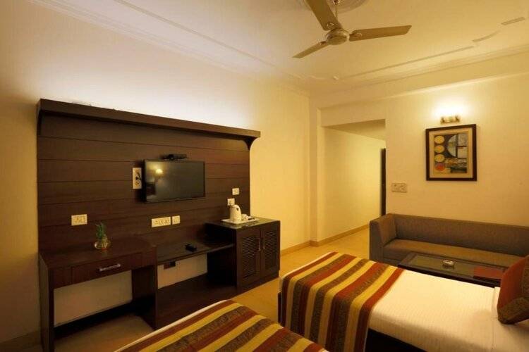 La Sapphire Hotel