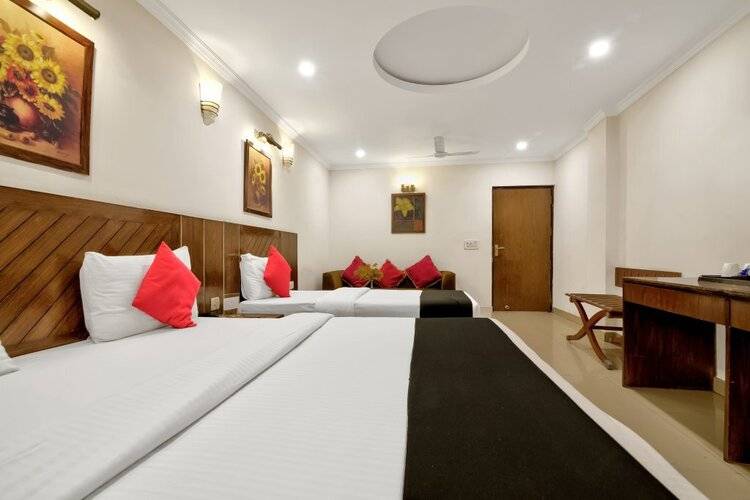 La Sapphire Hotel