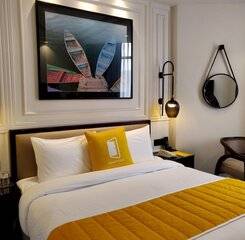 $item['hotel']['name']
