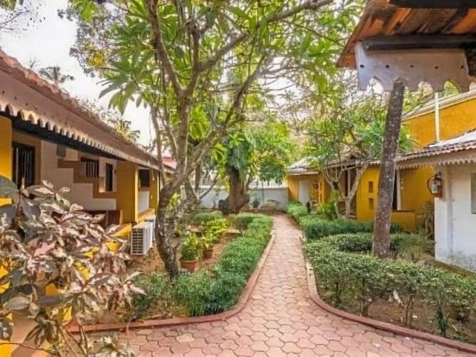 Granpa's Inn Hotel Bougainvillea