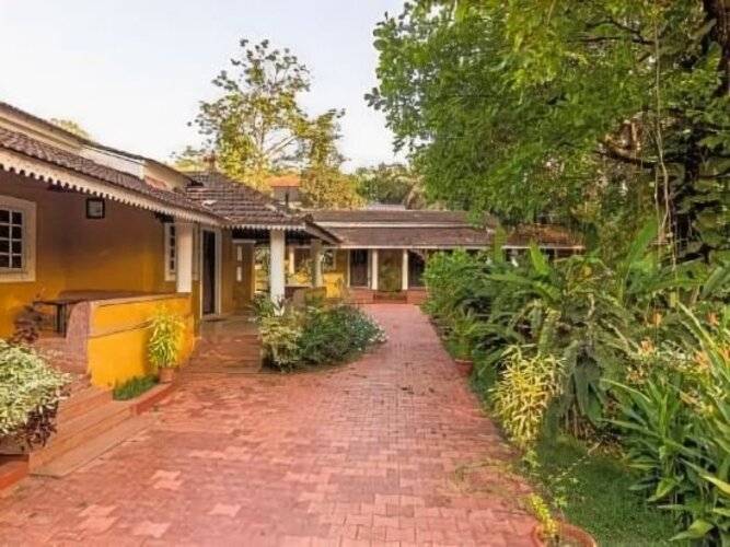 Granpa's Inn Hotel Bougainvillea