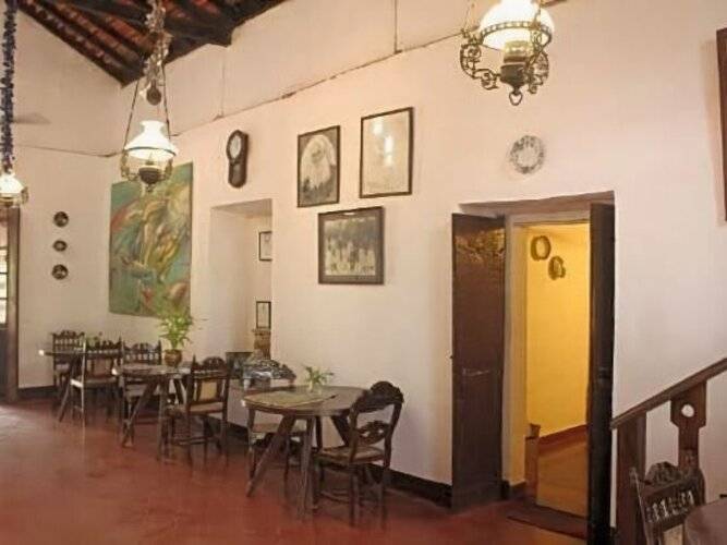 Granpa's Inn Hotel Bougainvillea