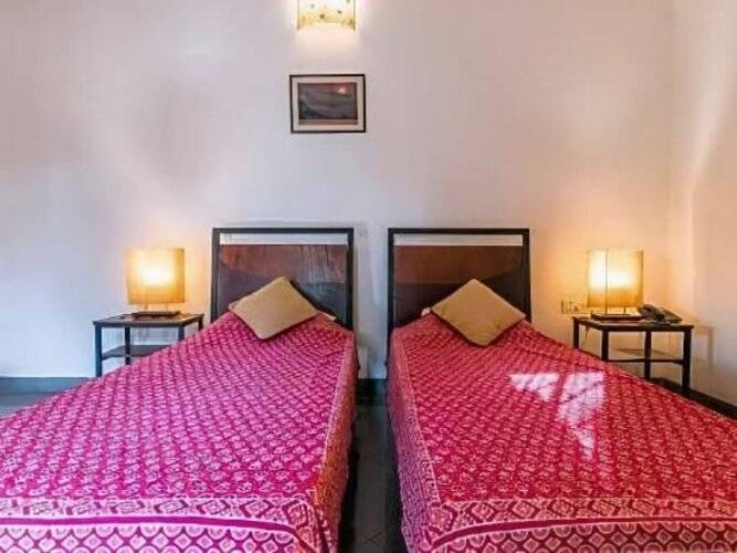 Granpa's Inn Hotel Bougainvillea