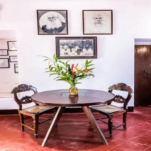 Granpa's Inn Hotel Bougainvillea