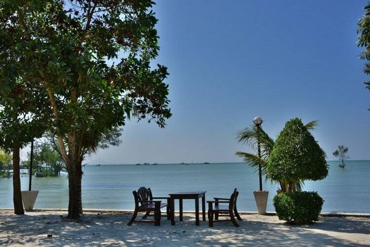 Diamond Beach Resort