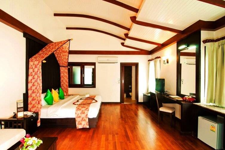 Курортный Отель Aonang Phu Petra Resort