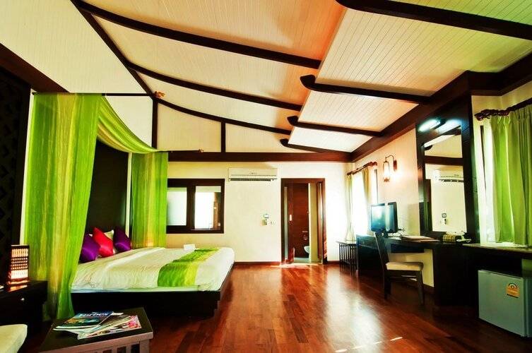 Курортный Отель Aonang Phu Petra Resort