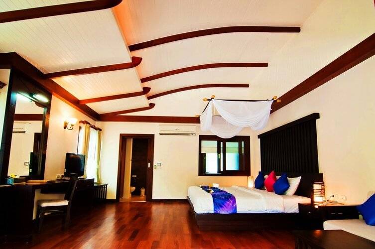 Курортный Отель Aonang Phu Petra Resort