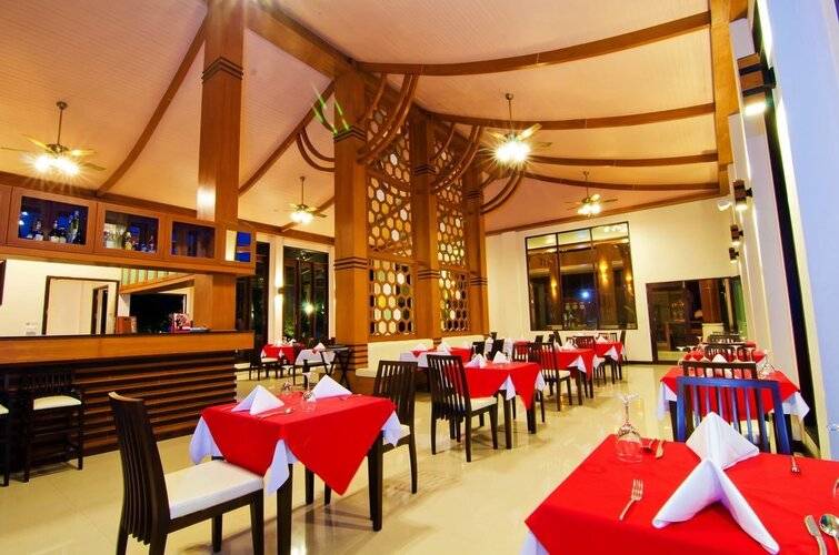 Курортный Отель Aonang Phu Petra Resort