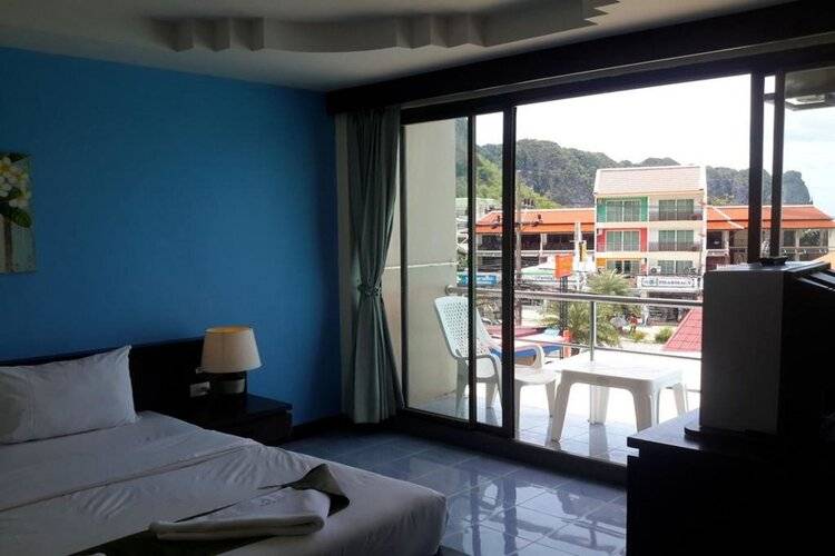 J Hotel