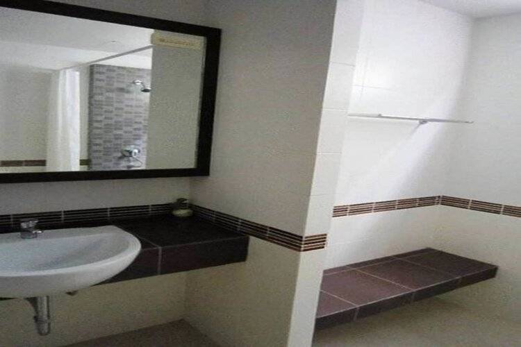 J Hotel