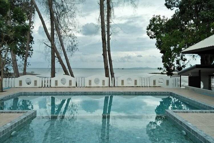 Anyavee Nam Mao Beach Resort