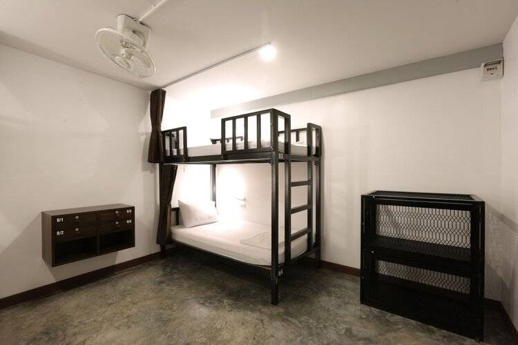 Balcony Party Hostel