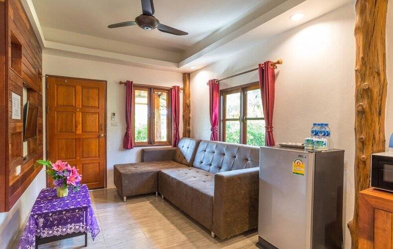 Pinthong Aonang Villa