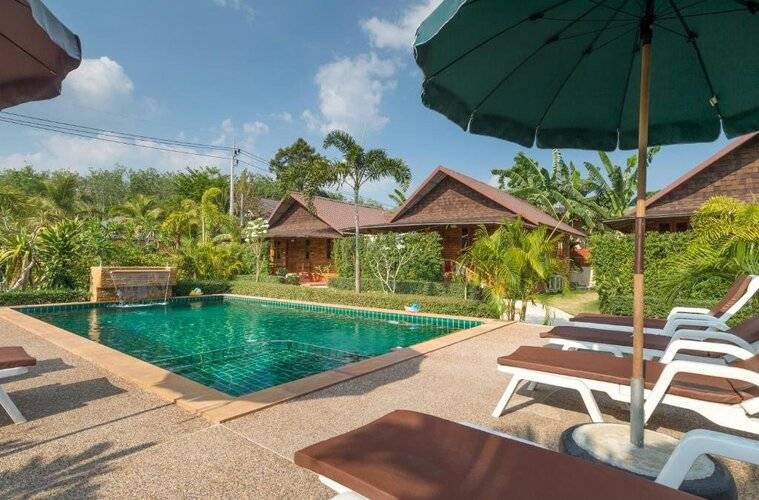 Pinthong Aonang Villa