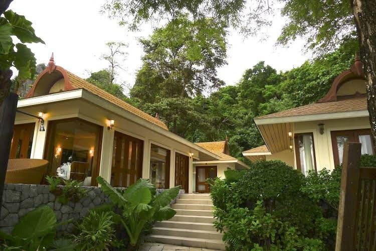 Villa Macaque And Villa Languor