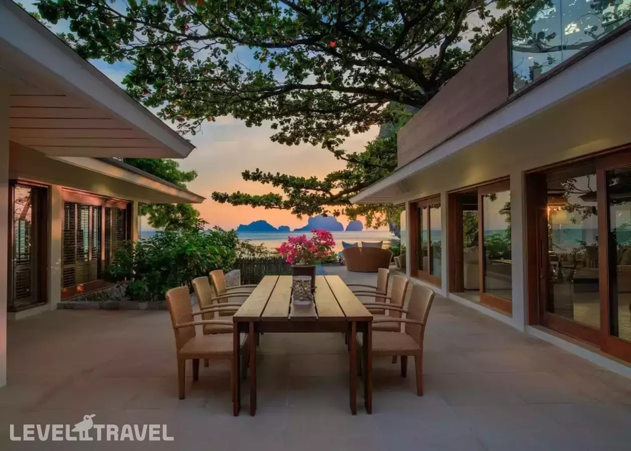 Villa Macaque And Villa Languor