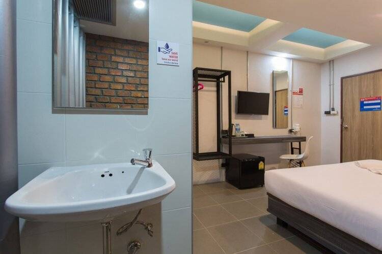 City Hotel