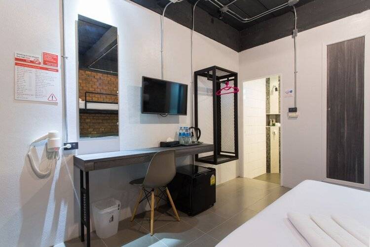 City Hotel