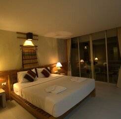 $item['hotel']['name']