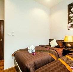 $item['hotel']['name']