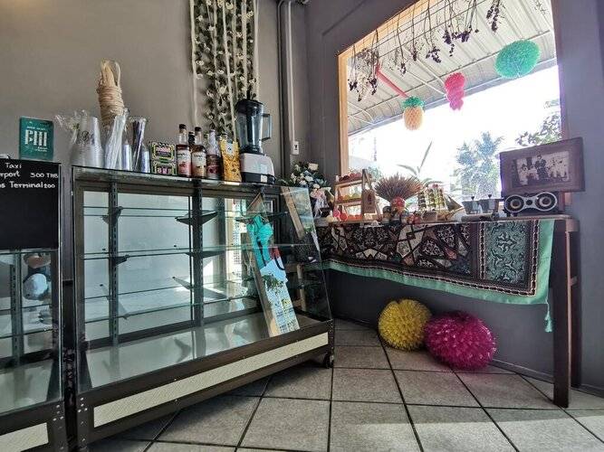 8 Sleepers Street Hostel