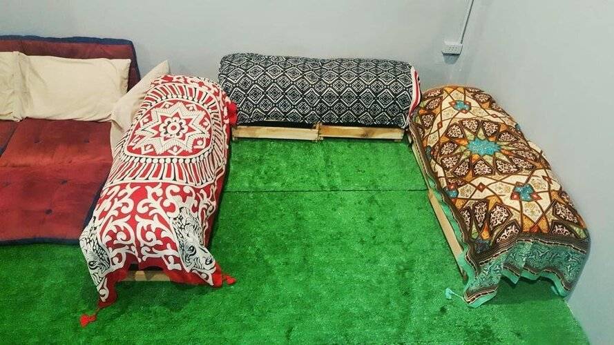 8 Sleepers Street Hostel