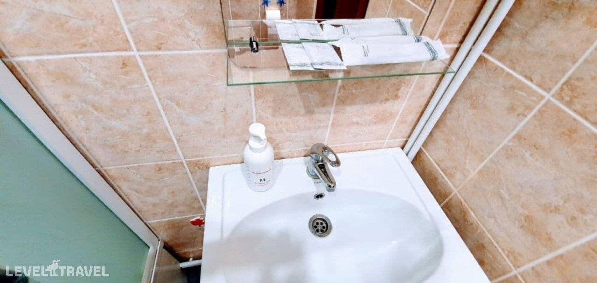 Изображение отеля 8