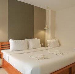 $item['hotel']['name']