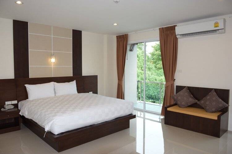 Peak Boutique City Hotel