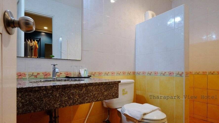 Tharapark View Hotel