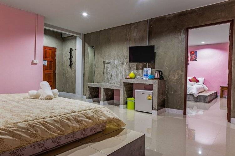 The Guest Hotel - Hostel