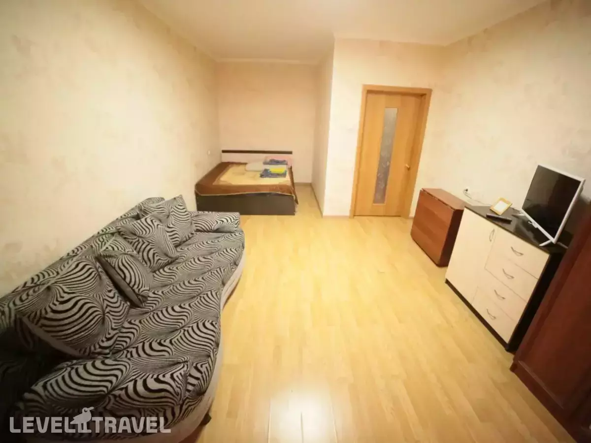 Апартаменты 51 Колосс На Революционной 92/4