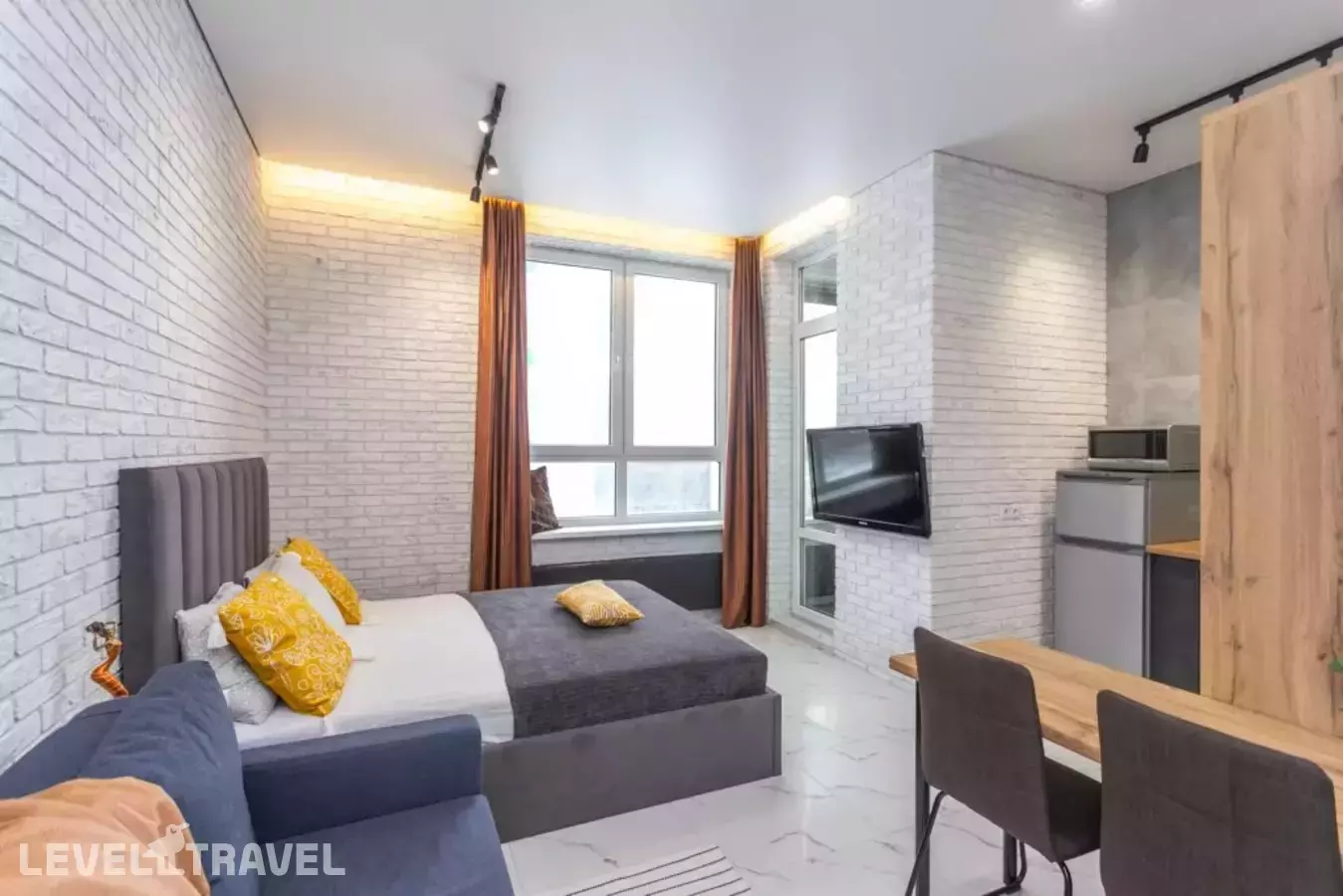 Квартира Лофт-Студия В Жк Эрмитаж (Горсовет, Тц Планета)