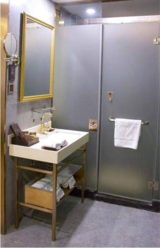 James Joyce Coffetel Beijing Bell And Drum Tower Branch